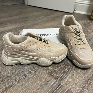 Chunky sneakers